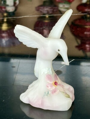 Fenton Glass Figurine Dewdrops Hummingbird Opal Satin with Crystals Hand Painted