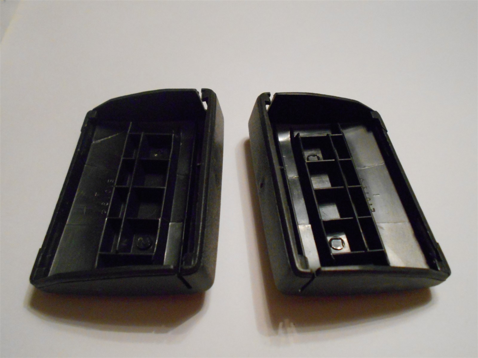 NOS 1987 1990 FORD TAURUS MERCURY SABLE SEAT BELT TONGUE COVERS PAIR