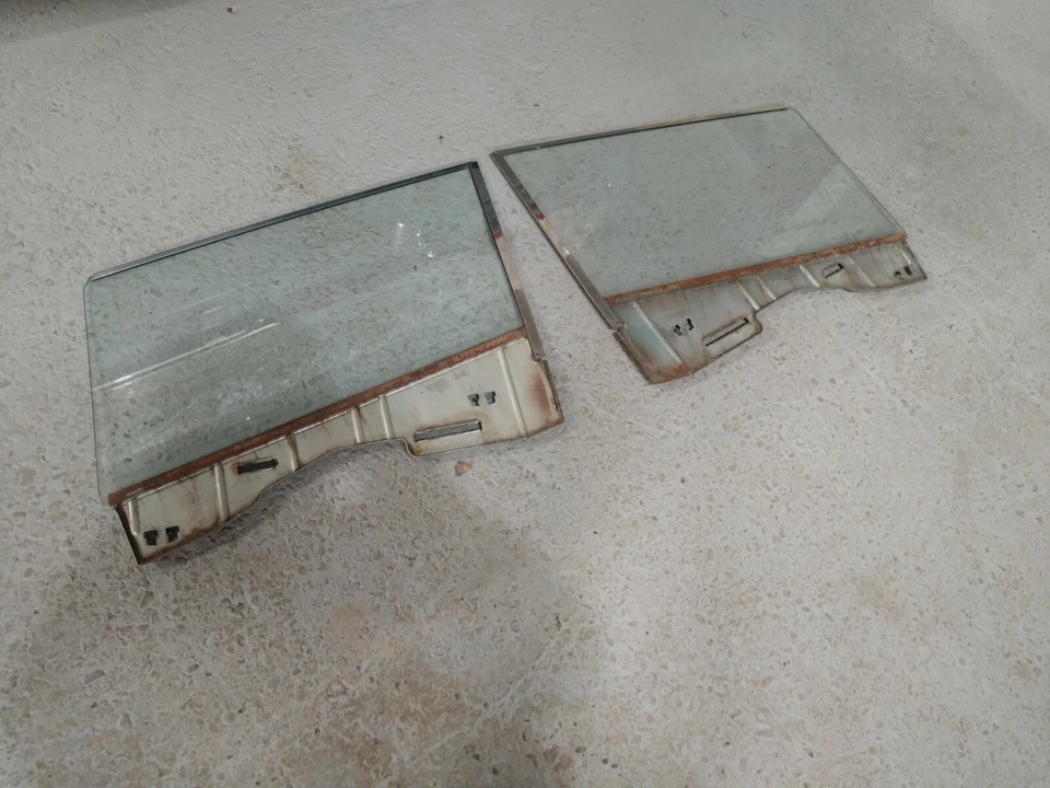 Chrysler New Yorker 300 Newport Convertible Front Door Glass 63 64 - Image 2 of 4