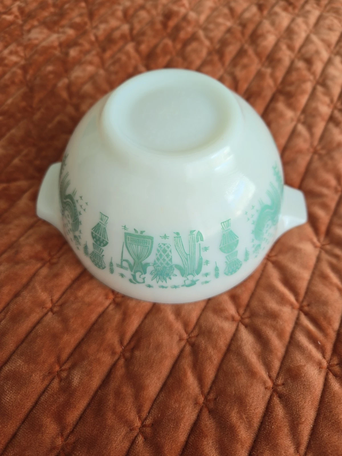 VINTAGE PYREX 411, 1 1/2 PT. USA,amish Butterprint,mixing Bowl,turquoise,white.