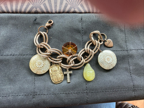 Vintage Betsey Johnson Buddha Double Link Gold Tone Charm Bracelet - Picture 1 of 3
