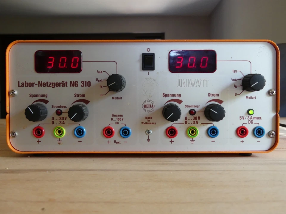 BEHA UNIWATT Labor-Netzgerät NG 310 2 x 0...30V / 3A, 5V / 3A, 3-fach Netzteil - Bild 3 von 4