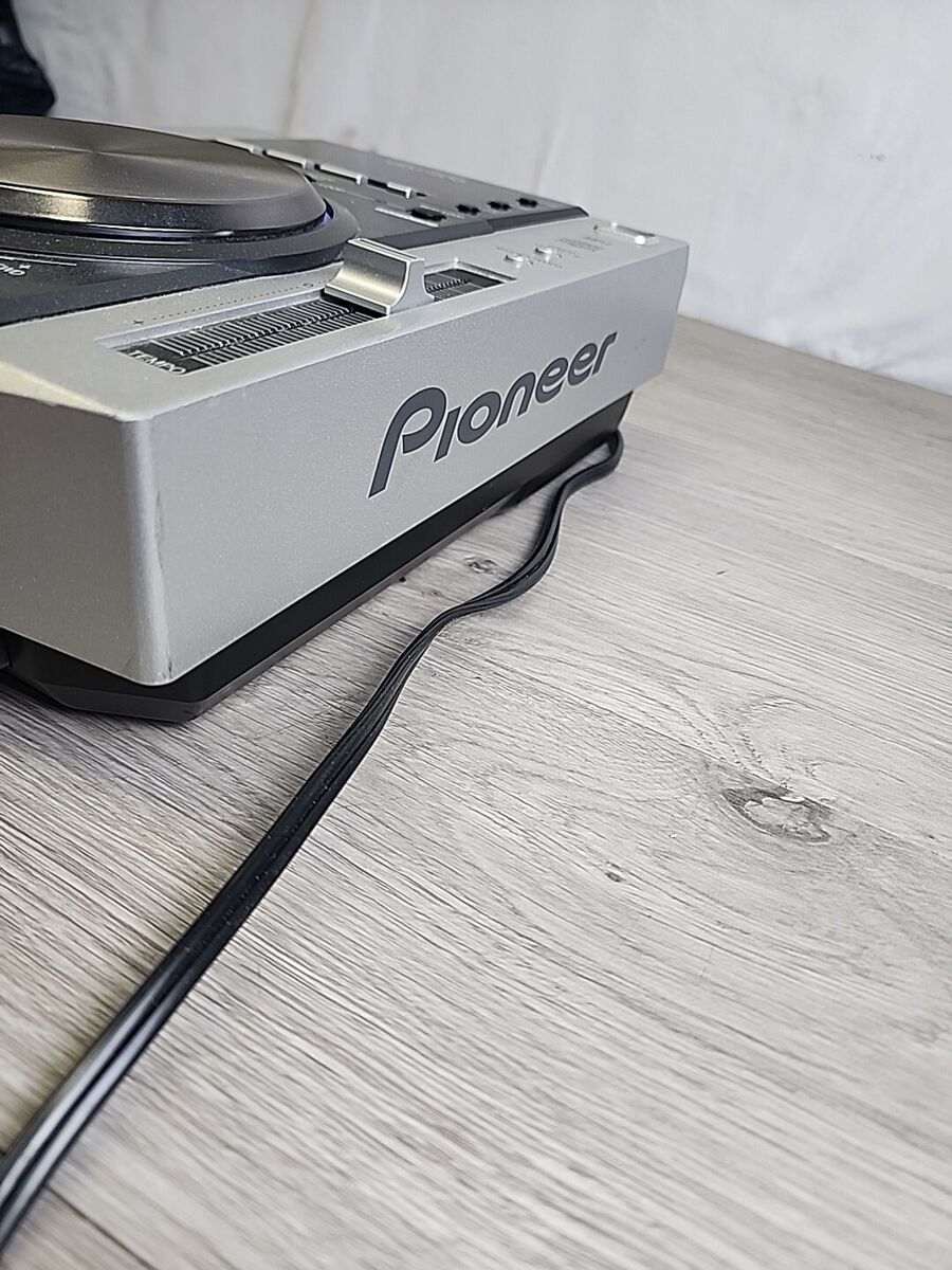 Pioneer CDJ-200 DJ Turntable Player Controller Mix Loop CD Pioneer CDJ-200 DJ Turntable Player Controller Mix Loop CD