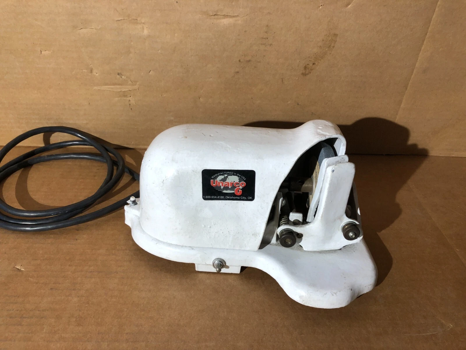 Unarco Carver's Friend Electric Knife Sharpener