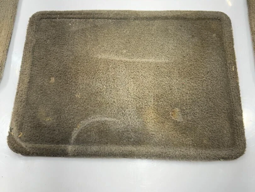 Juego de 4 alfombras de piso gris Pontiac Grand Prix 1997-2003 piezas originales OEM Foto 4 de 4