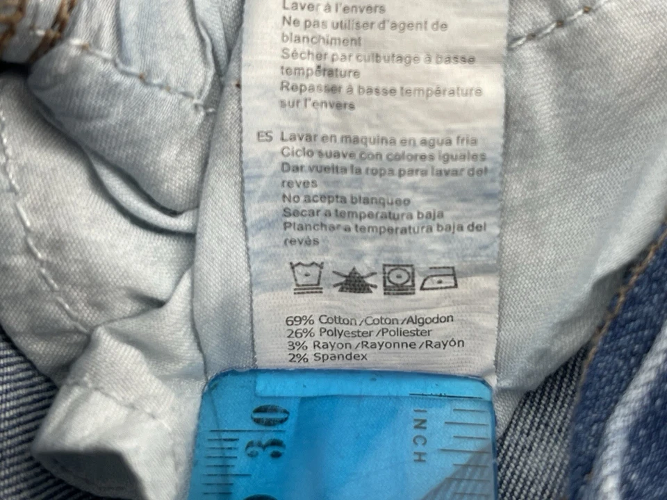 Refuge Ultra High Rise Stretch Jean Shorts Womens Size 0 Blue Denim 21” Waist - Image 4 of 4