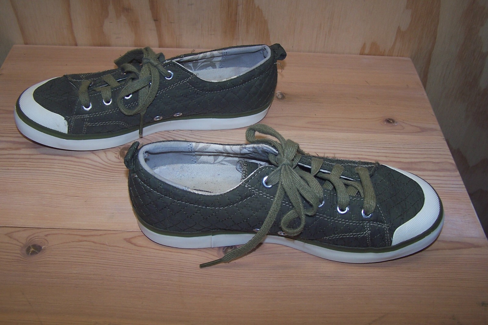 Scarpe basse sneakers Keen Elsa II trapuntate stringate verde oliva da donna taglia 8 5
