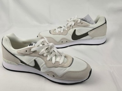 Nike Venture Runner Men's White Gray Suede Mesh Sneakers US Size 10.5