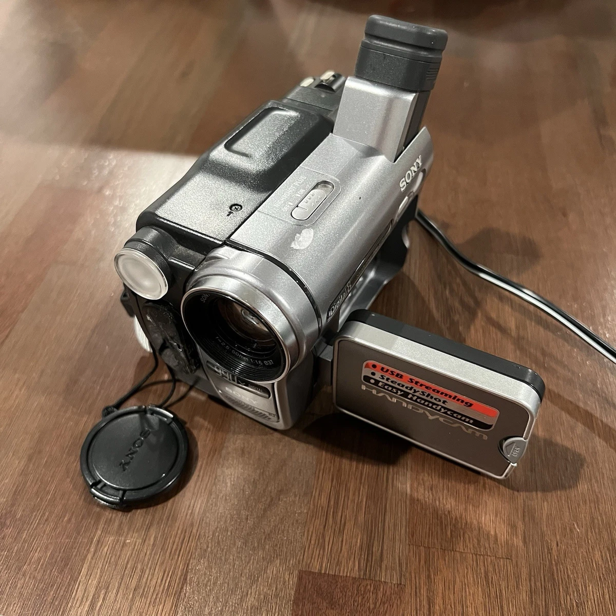 Preços baixos em Câmeras de Vídeo Sony Hi8 990x Zoom Digital | eBay