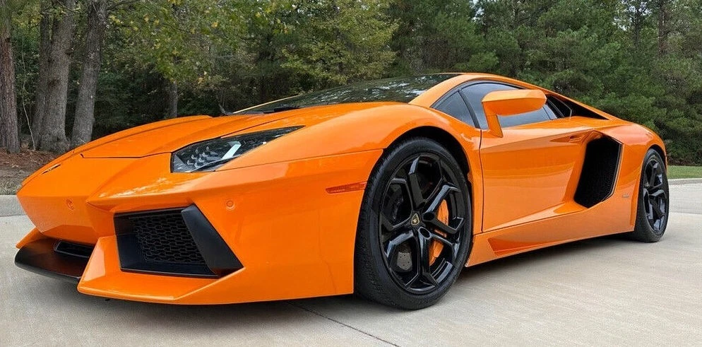 Lamborghini will discontinue the Aventador for 2023.