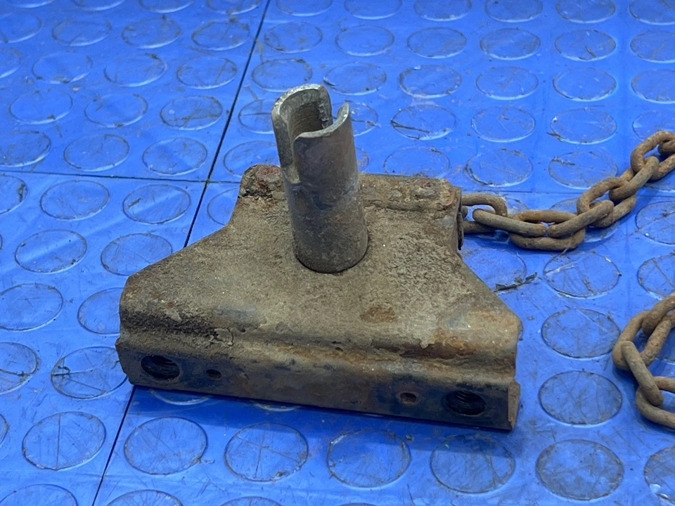 Nissan Titan 2004-2008 soporte de polipasto de suspensión de neumáticos de repuesto genuino OEM 57210-7S000 Foto 3 de 4