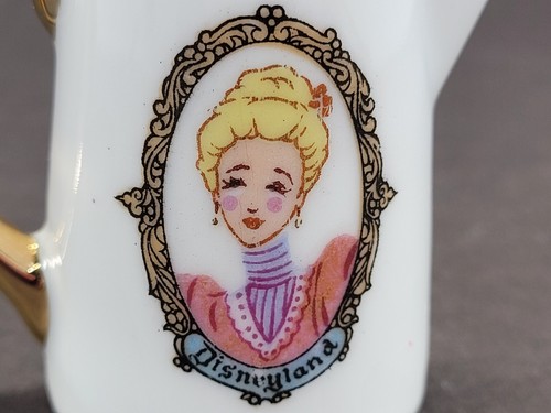Vintage Lady Disney Disneyland Castle Replacement Saltshaker Early 1960’s Japan - Picture 10 of 12