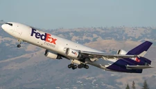 McDonnell Douglas MD-11 FedEx Freight Carrier Desktop Wood New Model Small 1/200