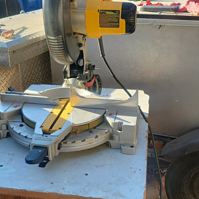 DEWALT DW713 Corded Electric Miter Saw Yellow/Black/Gray No Battery