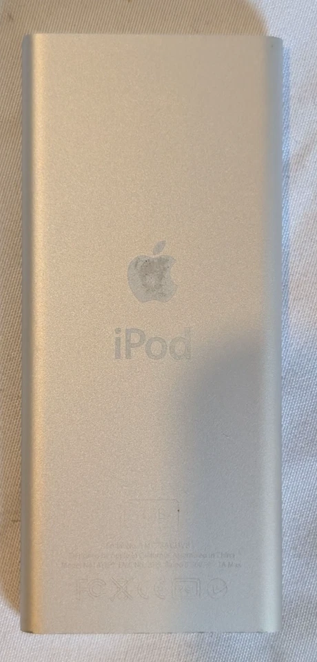 EXCELLENT COSMETIC! Apple iPod nano 2nd Gen 4GB Silver A1199 UNTESTED Retro - Image 4 of 4