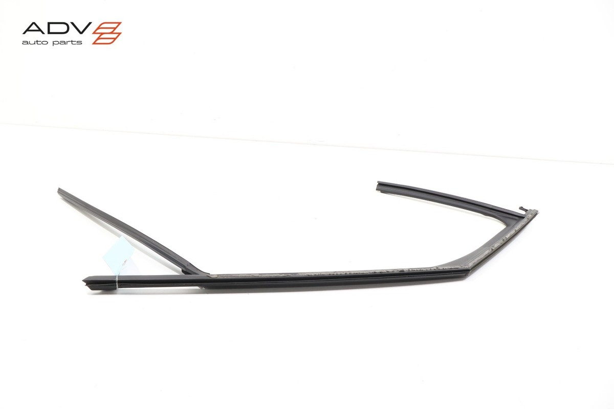 ID009646　６ドア４６５Ｌ（２０１２年三菱製） 2022-25 MITSUBISHI OUTLANDER FRONT RIGHT SIDE DOOR WINDOW GLASS