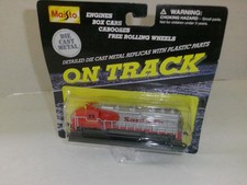Maisto On Track Diecast Diesel Locomotive 8068 Santa Fe 1999