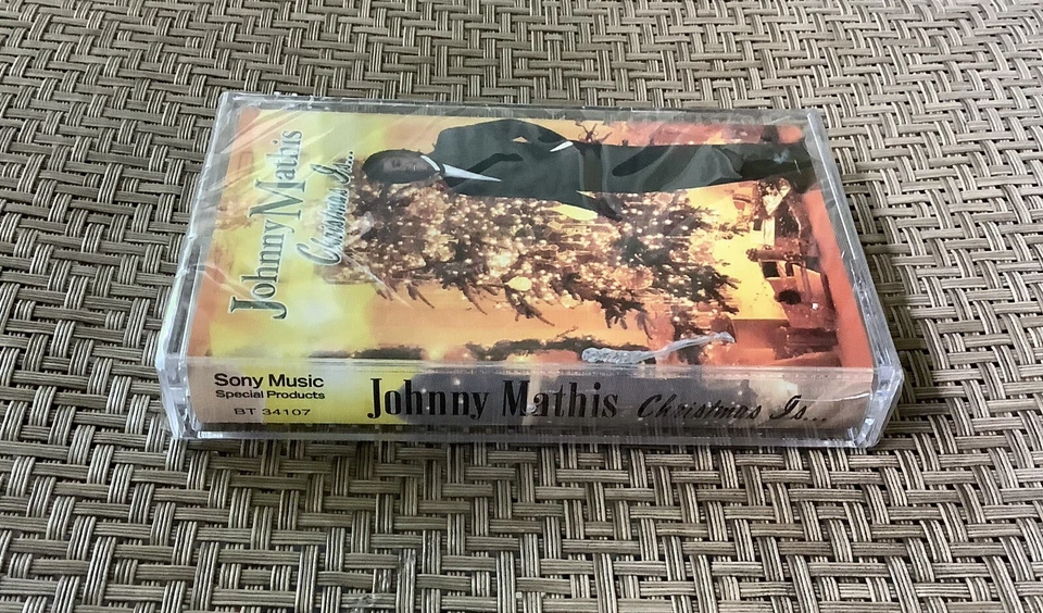Johnny Mathis Christmas Is (Music Cassette) Sealed Foto 3 de 3