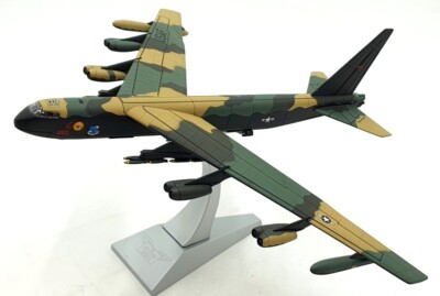 50s U.S. NAVY ARMY マスコット　セット Corgi 1/144 Scale AA33502 - Boeing B-52D Diamond Lil SAC