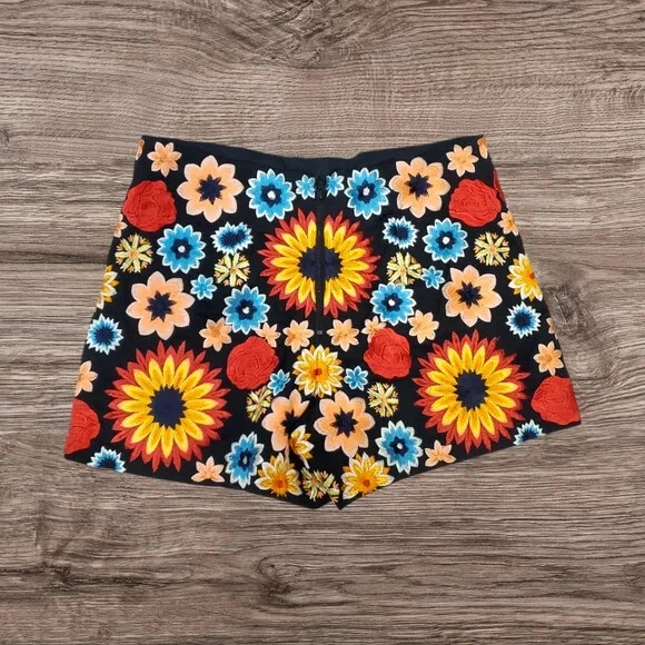 Pantalones Cortos Alice + Olivia Negros Cintura Alta Talla 2 Multi Floral Cremallera Multicolor Margarita Foto 3 de 4