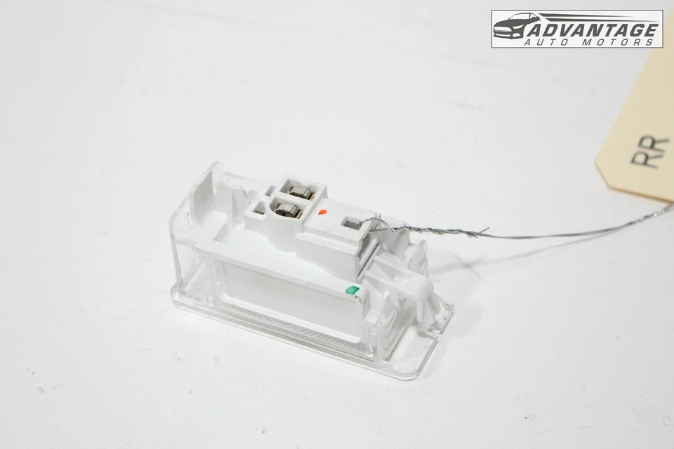 Nissan Kicks 2018-2025 trasero derecho interior maletero carga luz cortesía lámpara OEM Foto 4 de 4