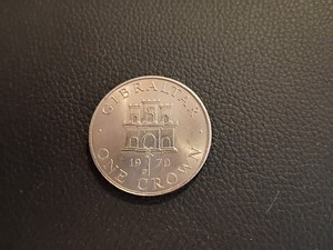 1970 Gibraltar Crown Coin Circulated nice looking coin