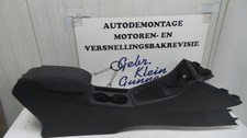ARMLEHNE C VOOR Audi Q3 (8UB/8UG) SUV 1.4 TFSI 16V (CZEA) 2016