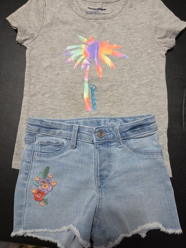 Girls Dazzling 5T Embroidered Shorts And Tropical Tshirt