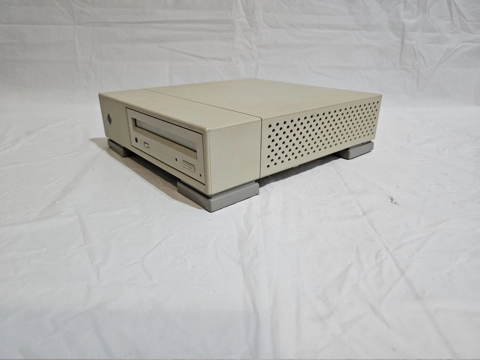 Sun 411 SCSI Hard Drive Case - Image 3 of 4