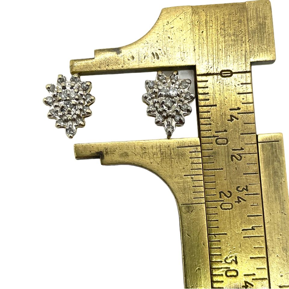 Juego de collar aretes colgantes con racimo de diamantes de oro amarillo de 10k de 3,5 gramos Foto 3 de 4