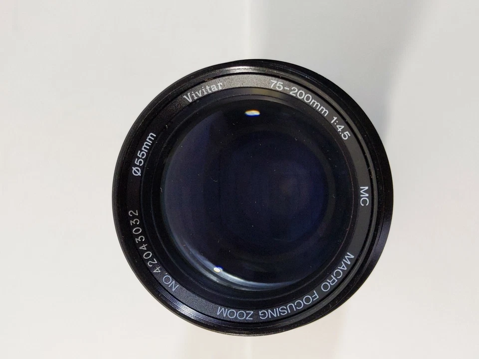 Vivitar 75-200mm f/4.5 Macro Focusing Zoom Lens Telephoto Manual Focus - Image 2 of 4