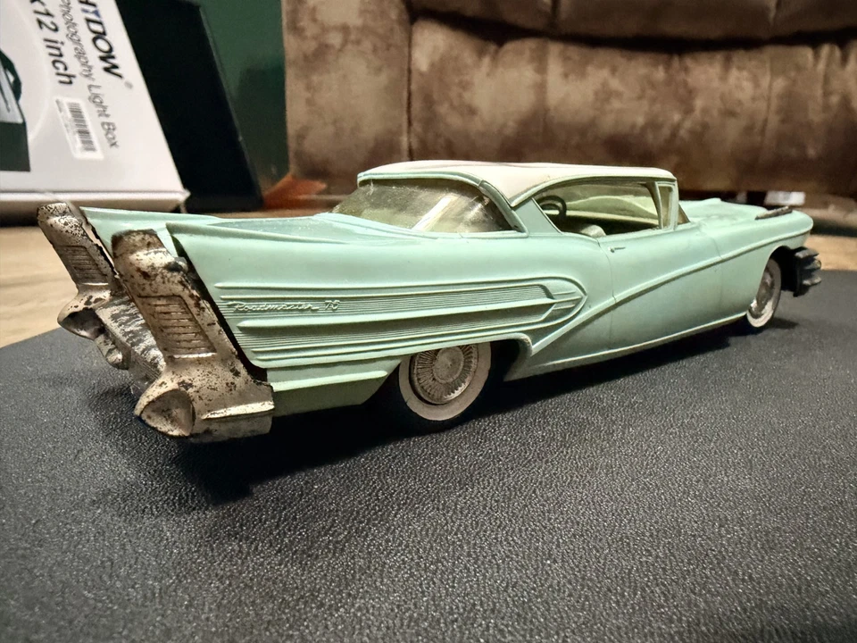 Vintage 1958 Buick Roadmaster 75  Dealer Promo Model Car Sage Green - Image 2 of 4