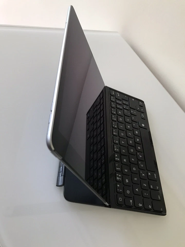 Logitech Ultra-thin Magnetic Clip-on Bluetooth Keyboard i5/UK For iPad 2018/2017 - Image 3 of 4