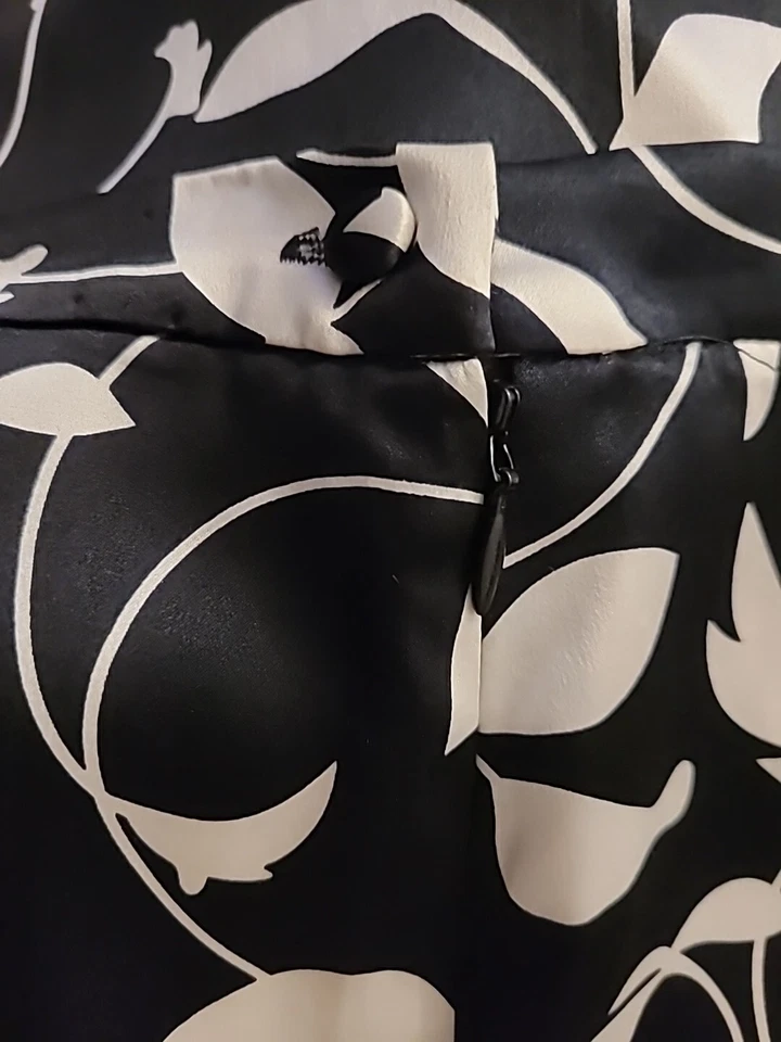 Falda Sara Campbell Vintage Negra Blanca Floral Seda Midi Línea A Talla 8 Foto 3 de 4