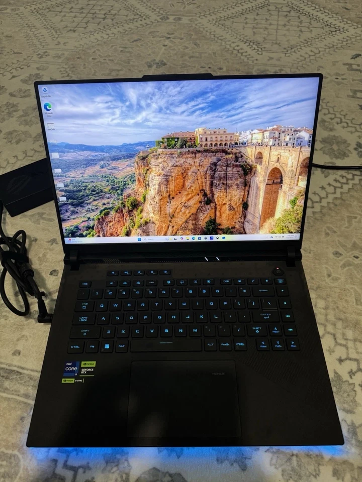 ASUS ROG Strix SCAR 16 QHD+ 240Hz (Core i9-14900HX 32GB/2TB SSD RTX 4090) Laptop - Image 2 of 4