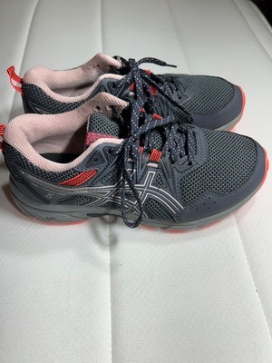 Oasics gel-venture 8 womens 6W, look brand new