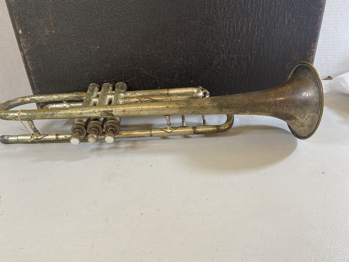 vintage Conn Ltd. Elkhart IND trumpet, electric oil, & mouth piece