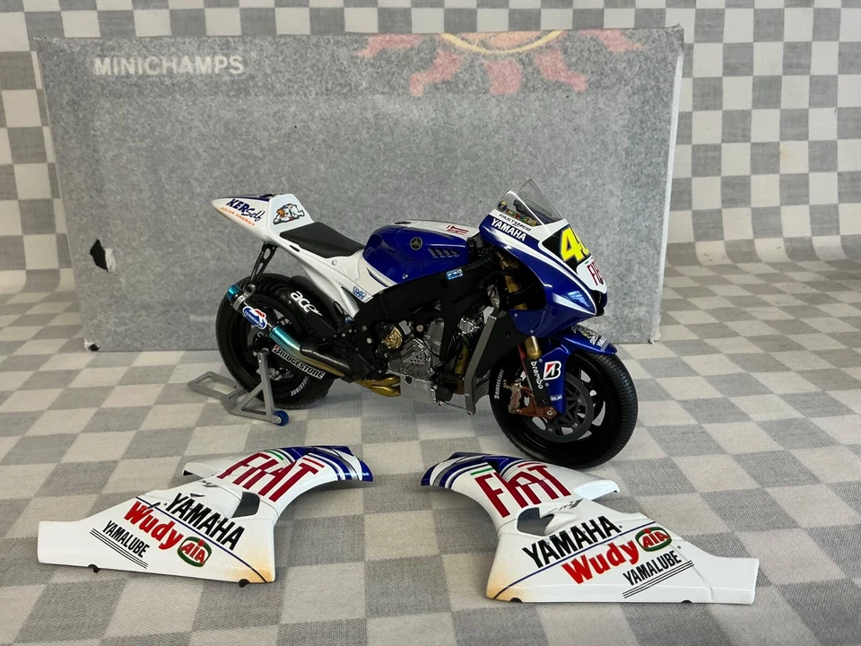1/12 MINICHAMPS YAMAHA FIAT TEAM ROSSI MOTO GP 2008 INDIANAPOLIS LTD EDITION - Image 3 of 4