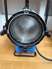 Arri HMI True Blue D40 EB MAX Set - Fresnel 4Kw et Ballast 2.5/4Kw