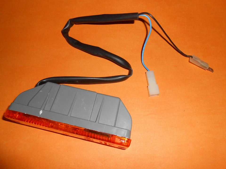 VOLKSWAGEN GOLF MK1 (1974-1983) indicador ámbar delantero - Lucas Foto 2 de 4