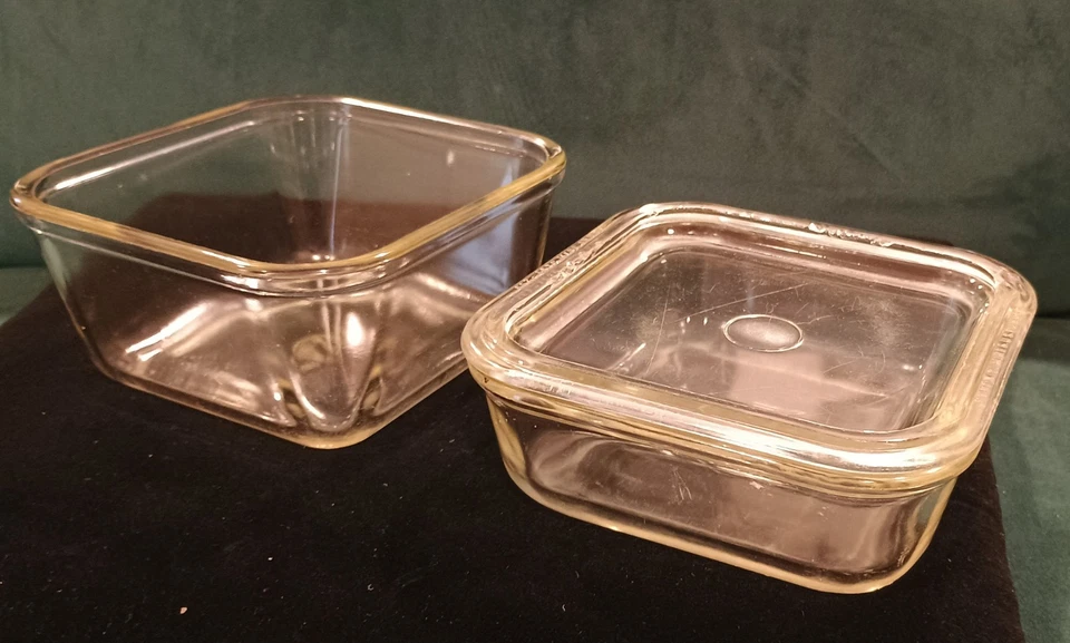 Vintage PYREX Clear Baking-Storage Dish Set #663 6"X6"X3", #662 6"X6"X2" & Lid - Image 4 of 4