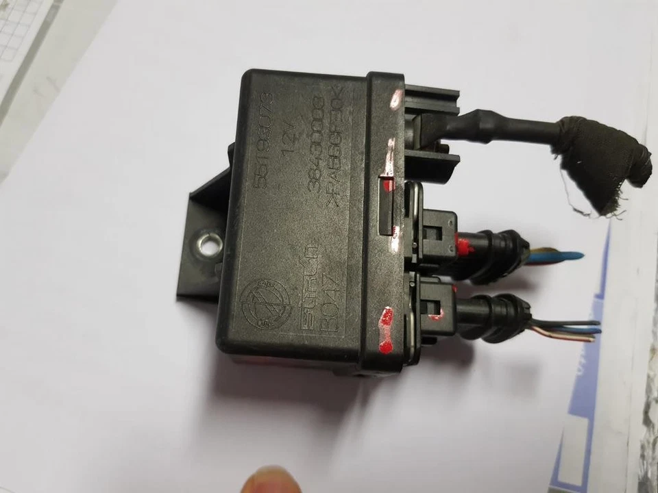 Relais de préchauffage des bougies de précha... ALFA ROMEO 159 (X3/X9) 1.9 JTDm - Photo 4/4