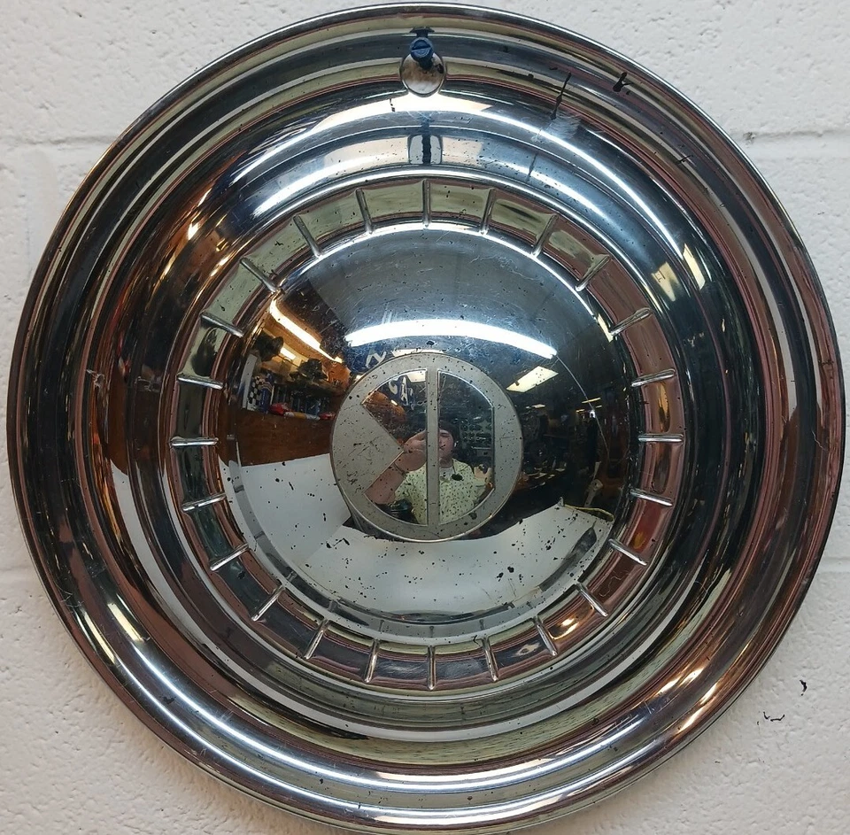 Juego de 4 cubiertas de rueda de tapacubos 1951 Kaiser/Frazer/Henry J (5237) usadas OEM Foto 4 de 4