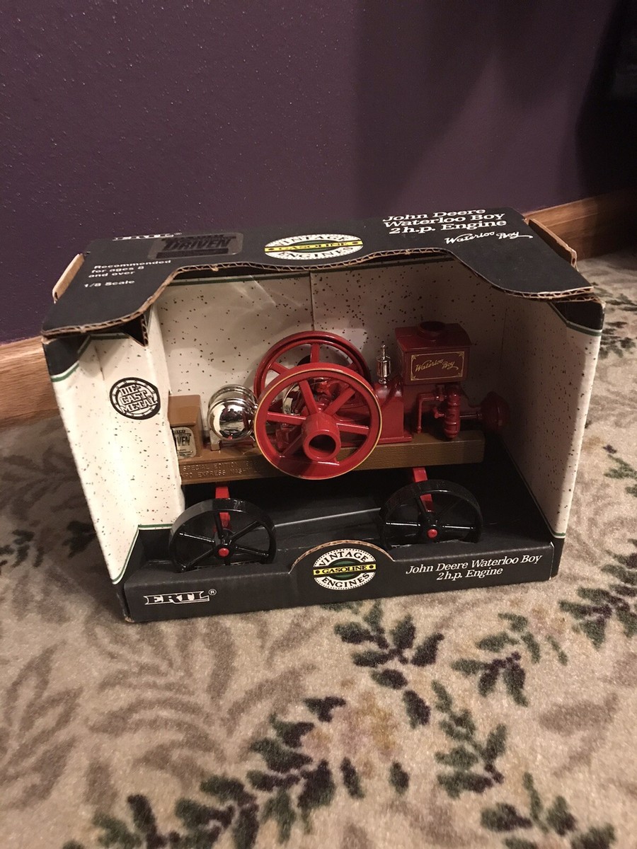Ertl John Deere Waterloo Boy 2 HP Engine Toy 1/8 Diecast Farm