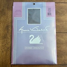 Gloria Vanderbilt Daysheer Sandalfoot Pantyhose Size: D, Color:  Taupe C-13