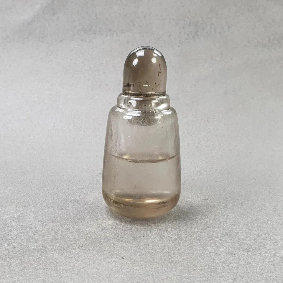 Escultura de botella lisa tallada de piedras preciosas de cuarzo ahumado natural sin tratar de 338,70 quilates Foto 3 de 4