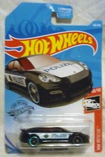 Hot Wheels Rescue: Porsche Panamera (FYG20)