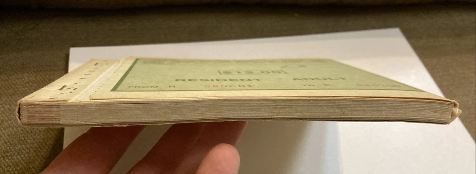 Licencia de pesca residente de Pensilvania 1984 licencia en papel libro completo Foto 3 de 4