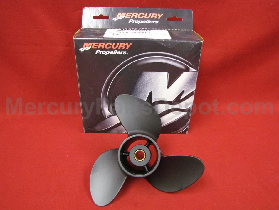Mercury New OEM BlackMax 3 Blade 8.4 x 7 RH Propeller 48-812949A02 