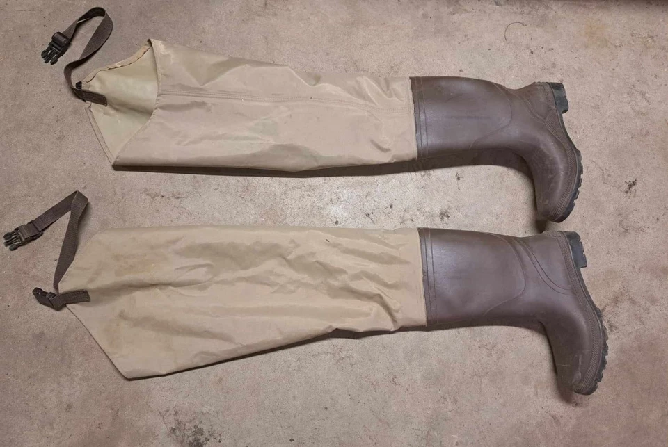 Cabela's Khaki Brown Hip Waders Size 8 - Image 4 of 4